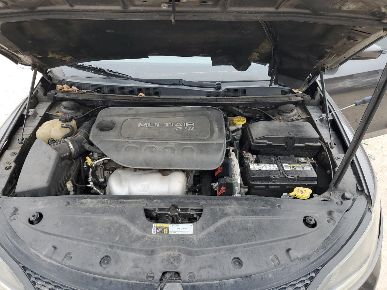 2015 Chrysler 200 VIN 1C3CCCBB6FN658121 Copart auction photo, rear end / minor dent/scratches damage thumbnail 11