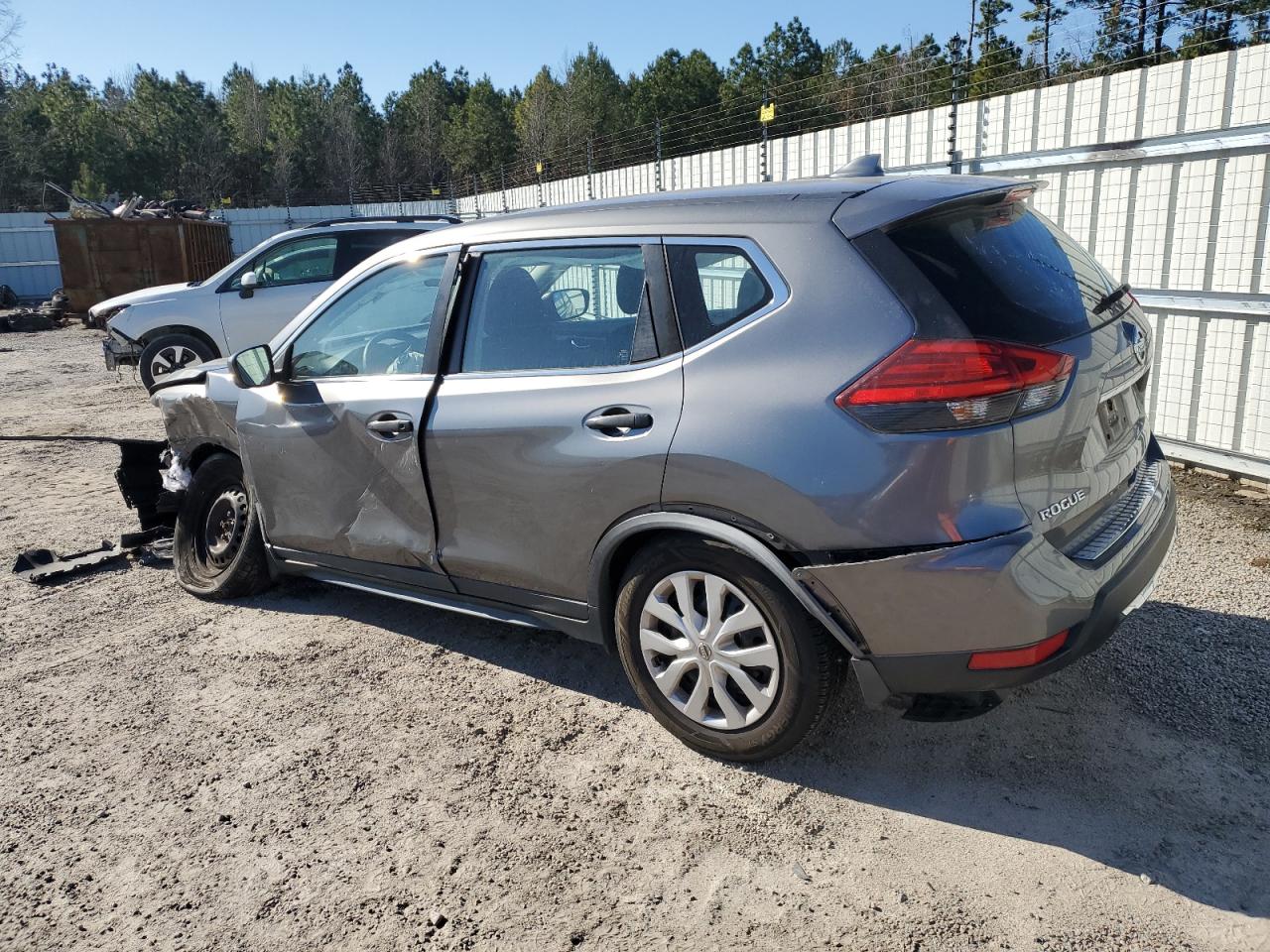 2017 Nissan Rogue VIN JN8AT2MT0HW400648 Copart auction photo, front end / side damage thumbnail 2