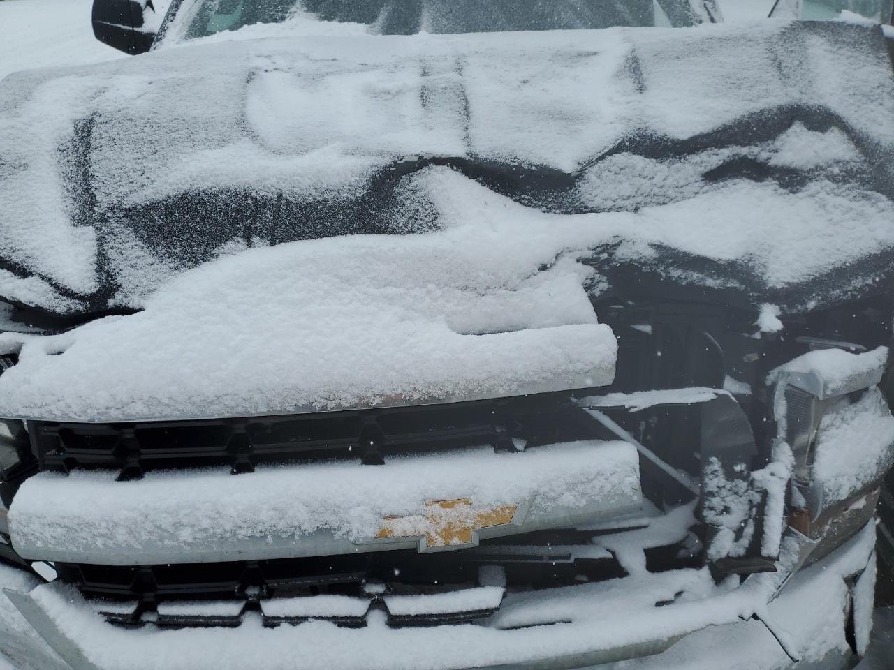 2016 Chevrolet Silverado VIN 1GCVKREC0GZ143401 Copart auction photo, front end / minor dent/scratches damage thumbnail 13
