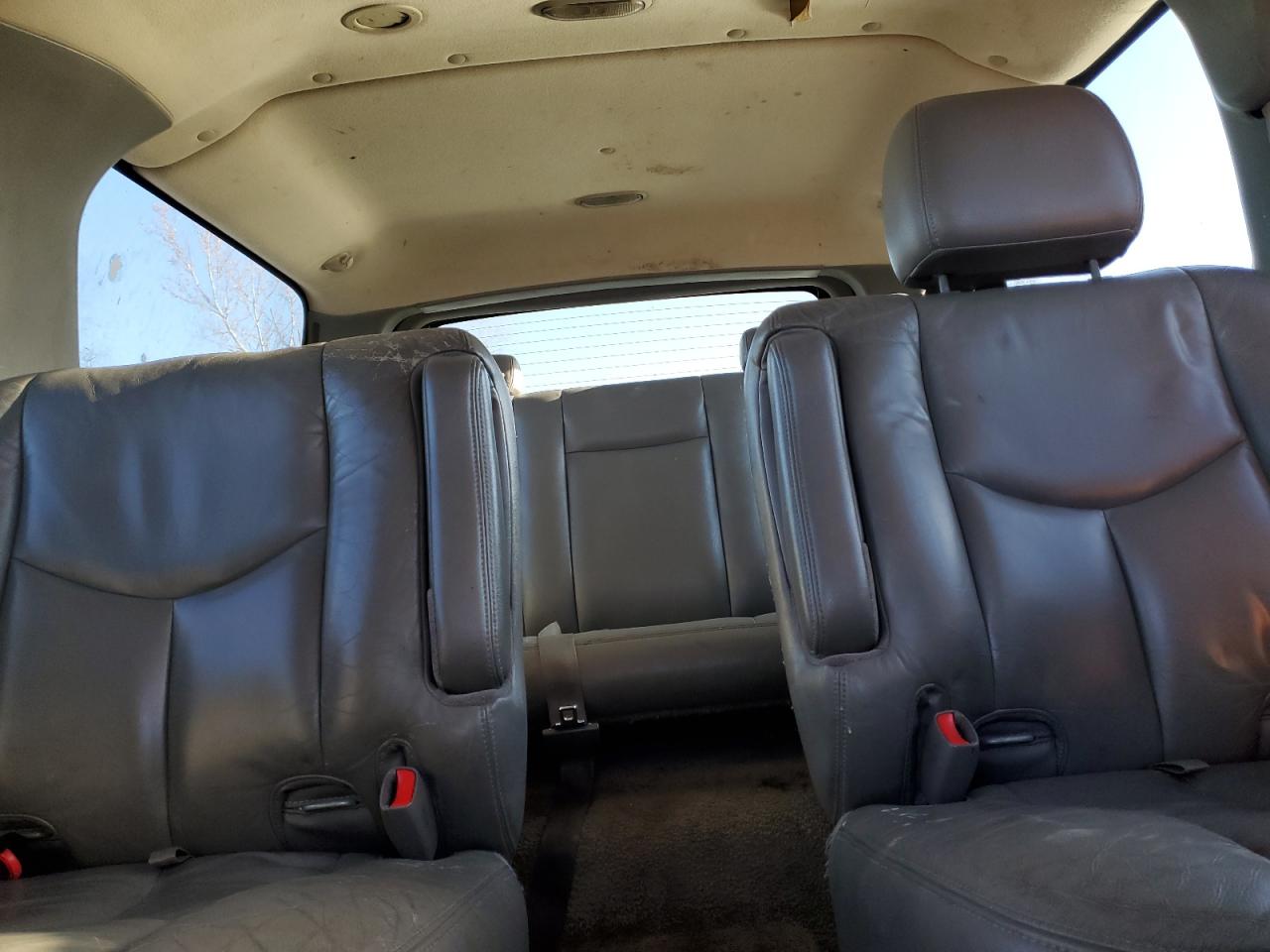 2003 Chevrolet Suburban VIN 3GNFK16Z53G140553 Copart auction photo, front end damage thumbnail 10