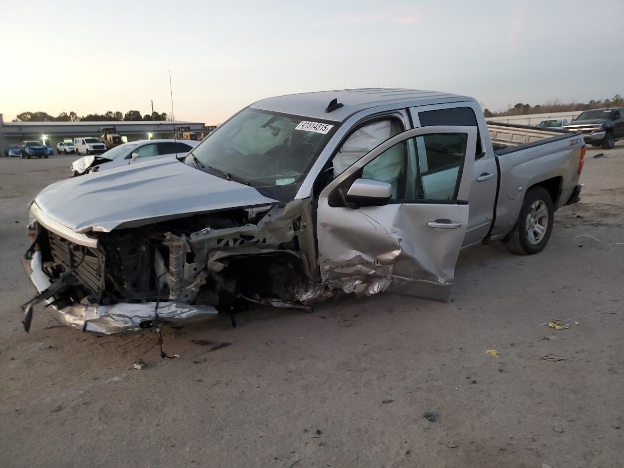 2018 Chevrolet Silverado VIN 3GCUKREC2JG610420
