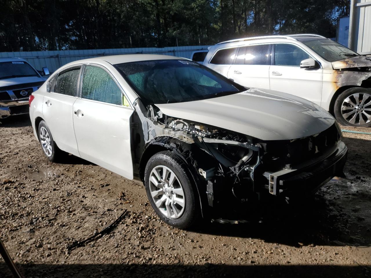 2016 Nissan Altima VIN 1N4AL3AP0GN304912 Copart auction photo, side / front end damage thumbnail 4
