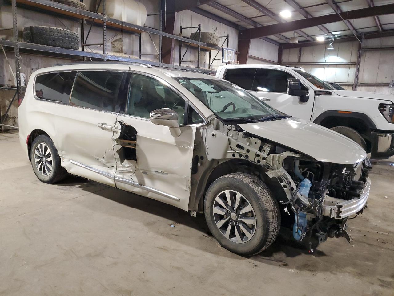 2020 Chrysler Pacifica VIN 2C4RC1N70LR196249 Copart auction photo, front end / side damage thumbnail 4