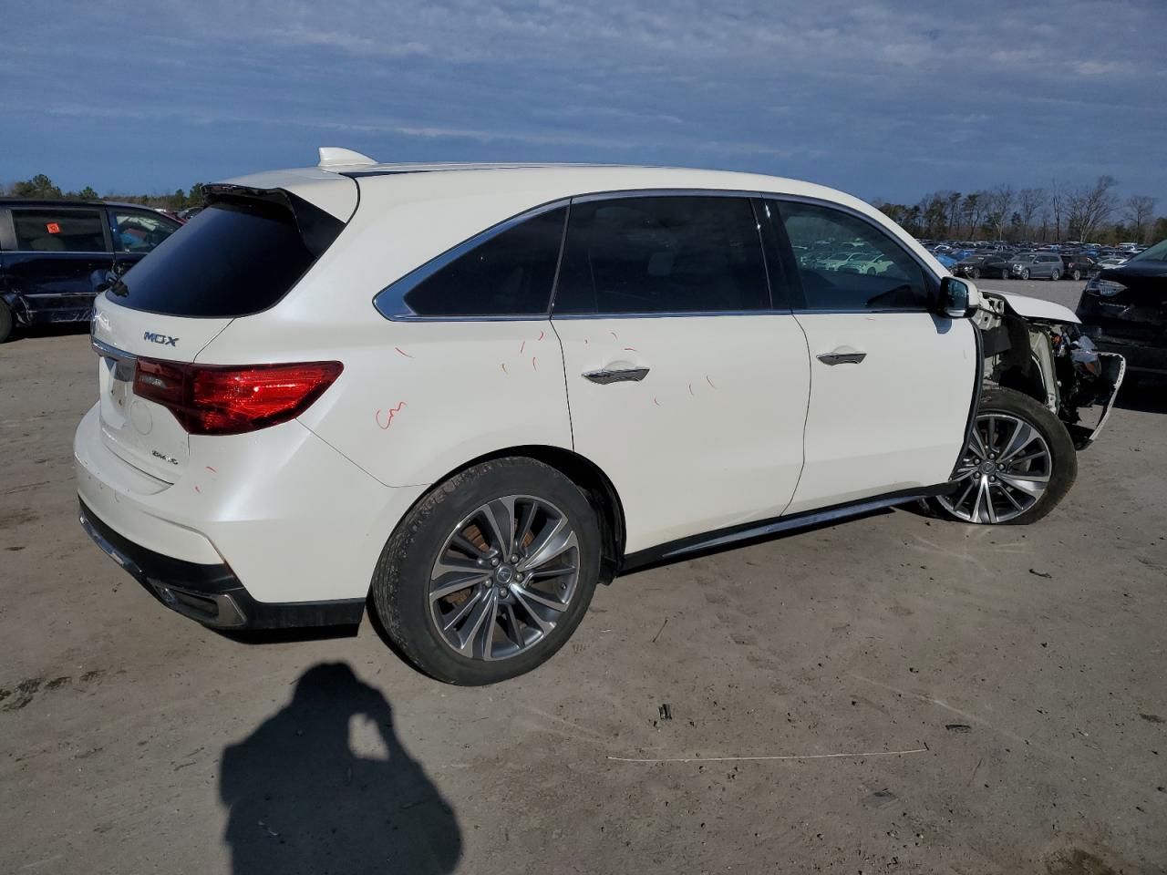 2017 Acura MDX VIN 5FRYD4H77HB019446 Copart auction photo, front end / minor dent/scratches damage thumbnail 3