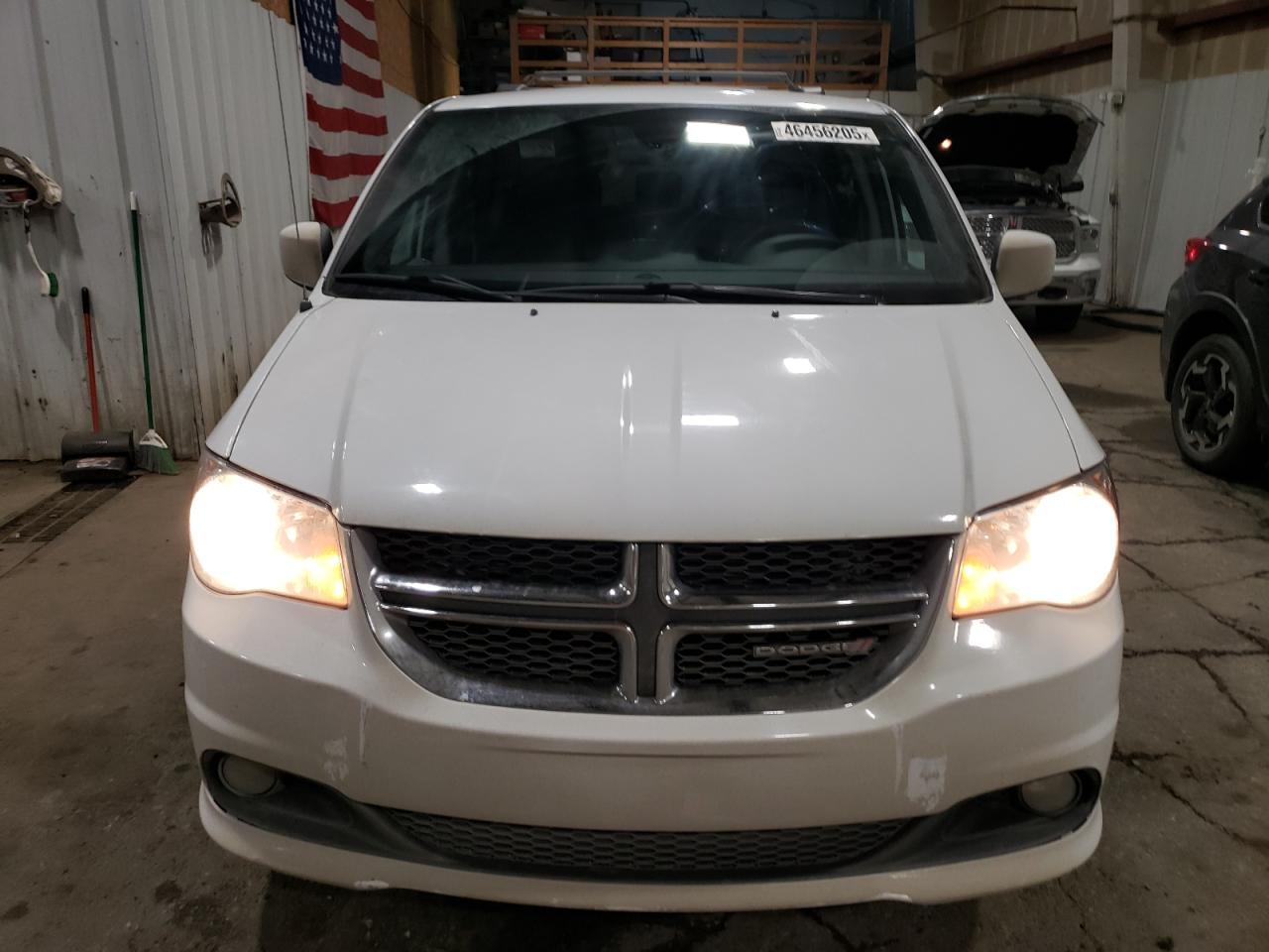 2020 Dodge Caravan VIN 2C4RDGCG2LR200871 Copart auction photo, side / rear end damage thumbnail 5