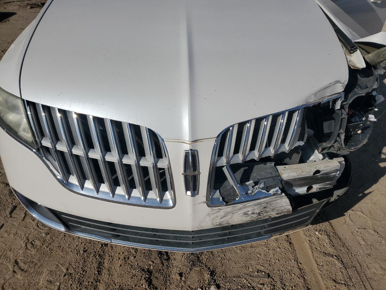 2010 Lincoln MKT VIN 2LMHJ5FR3ABJ03609 Copart auction photo, front end damage thumbnail 13