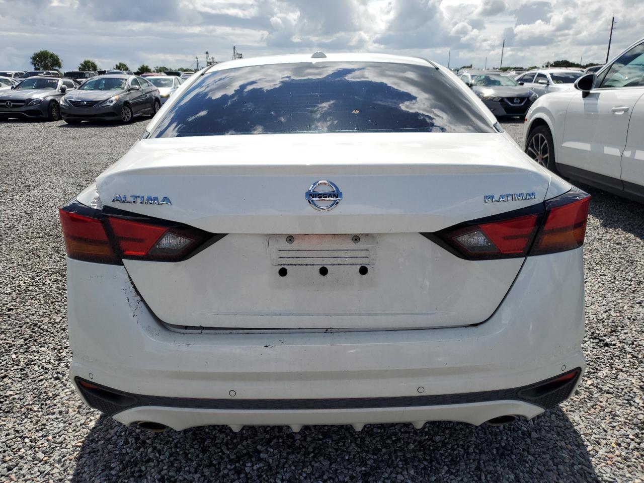 2019 Nissan Altima VIN 1N4BL4FV9KC146804 Copart auction photo, water/flood / minor dent/scratches damage thumbnail 6