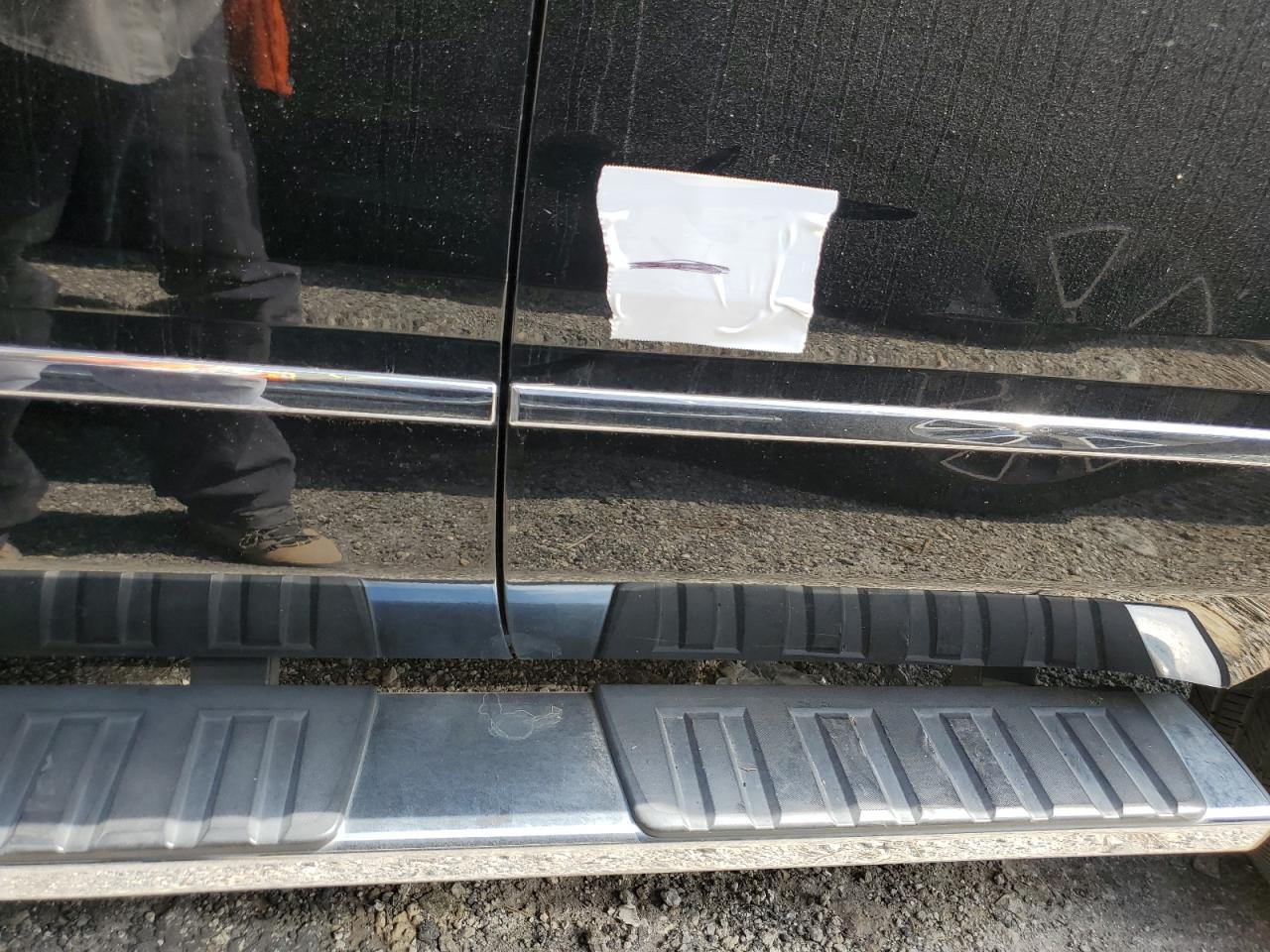 2019 Chevrolet Tahoe VIN 1GNSKBKC6KR111339 Copart auction photo, water/flood / mechanical damage thumbnail 13