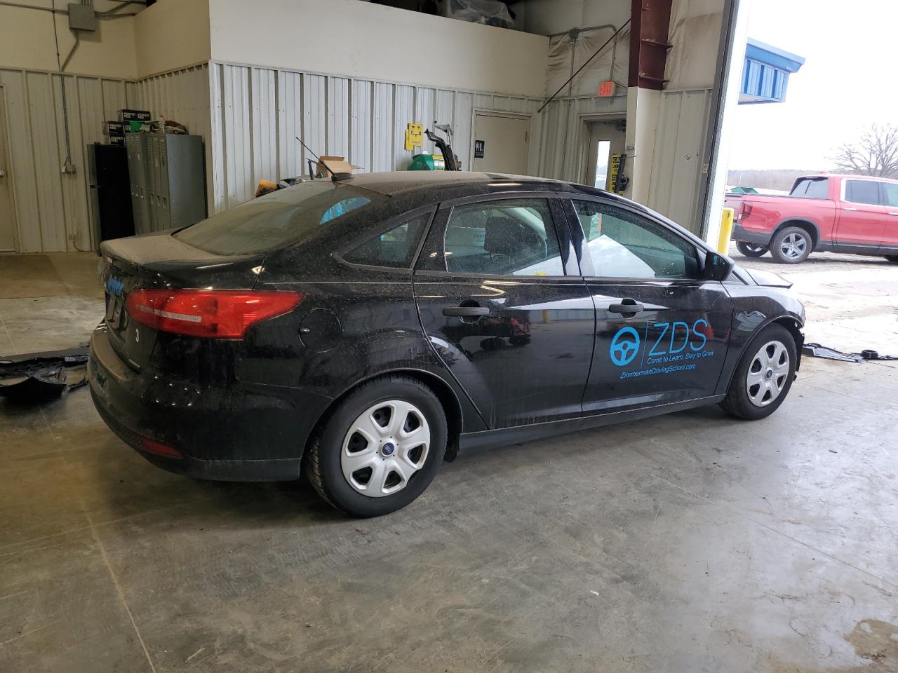 2016 Ford Focus VIN 1FADP3E22GL288174 Copart auction photo, front end / minor dent/scratches damage thumbnail 3