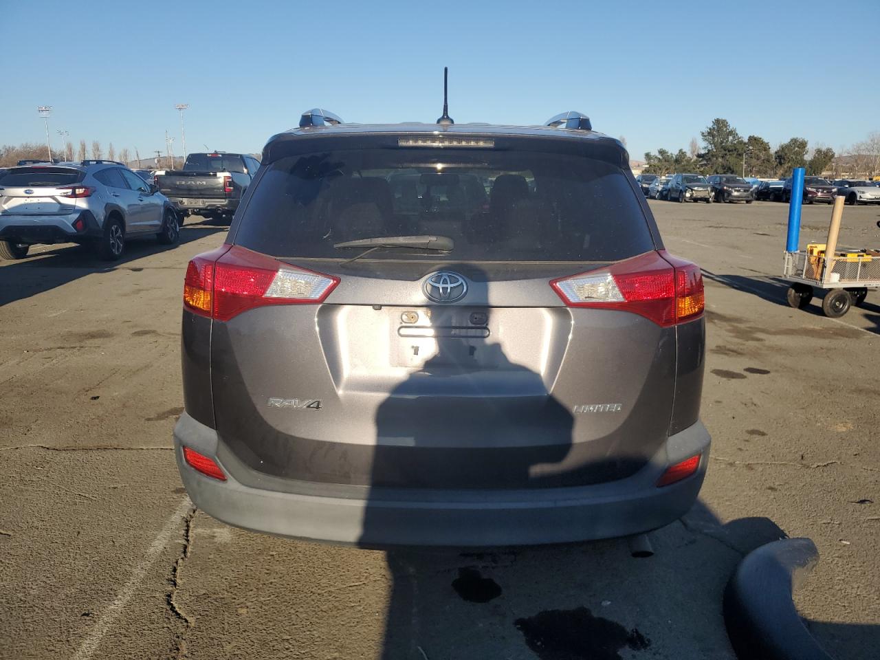 2013 Toyota RAV 4 VIN 2T3YFREV9DW027063 Copart auction photo, front end damage thumbnail 6