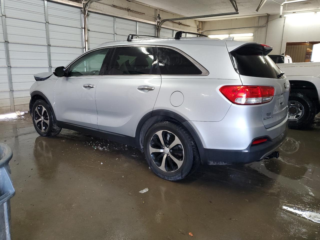 2016 KIA Sorento VIN 5XYPH4A19GG055976 Copart auction photo, front end / minor dent/scratches damage thumbnail 2