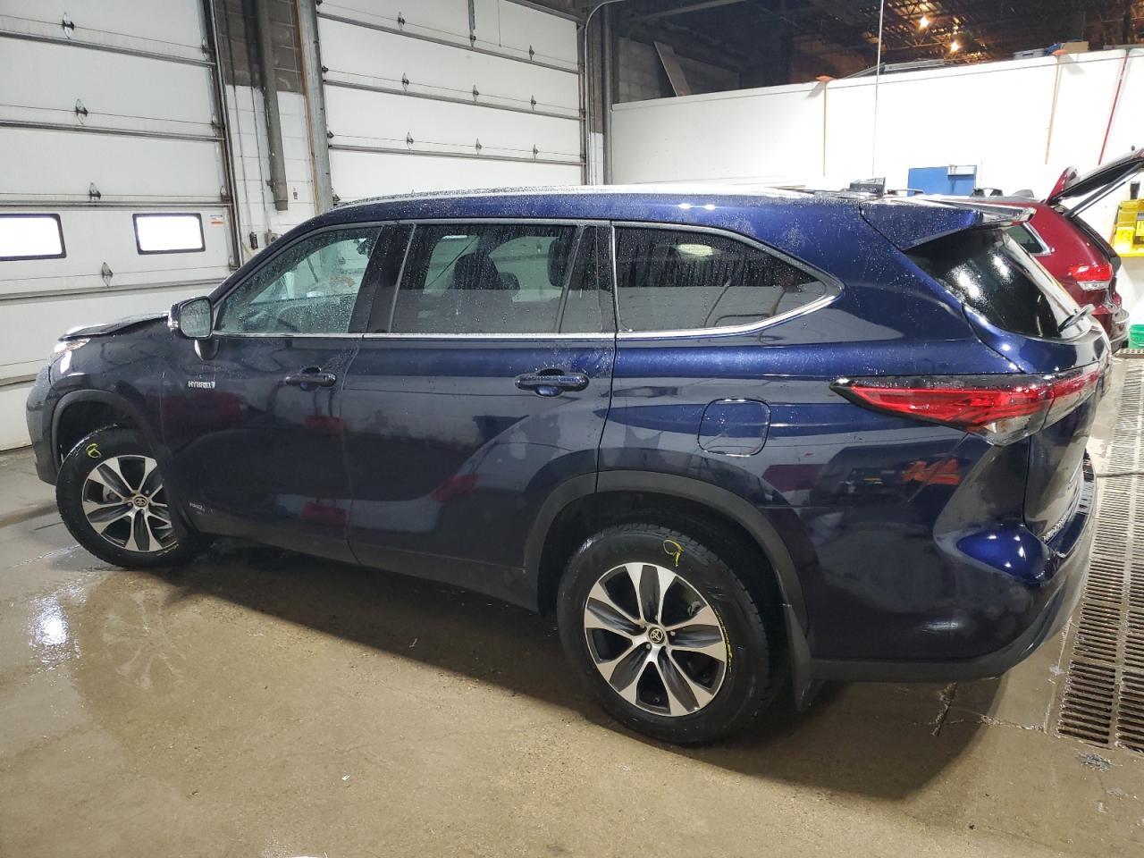 2021 Toyota Highlander VIN 5TDGBRCH7MS517166 Copart auction photo, front end / side damage thumbnail 2
