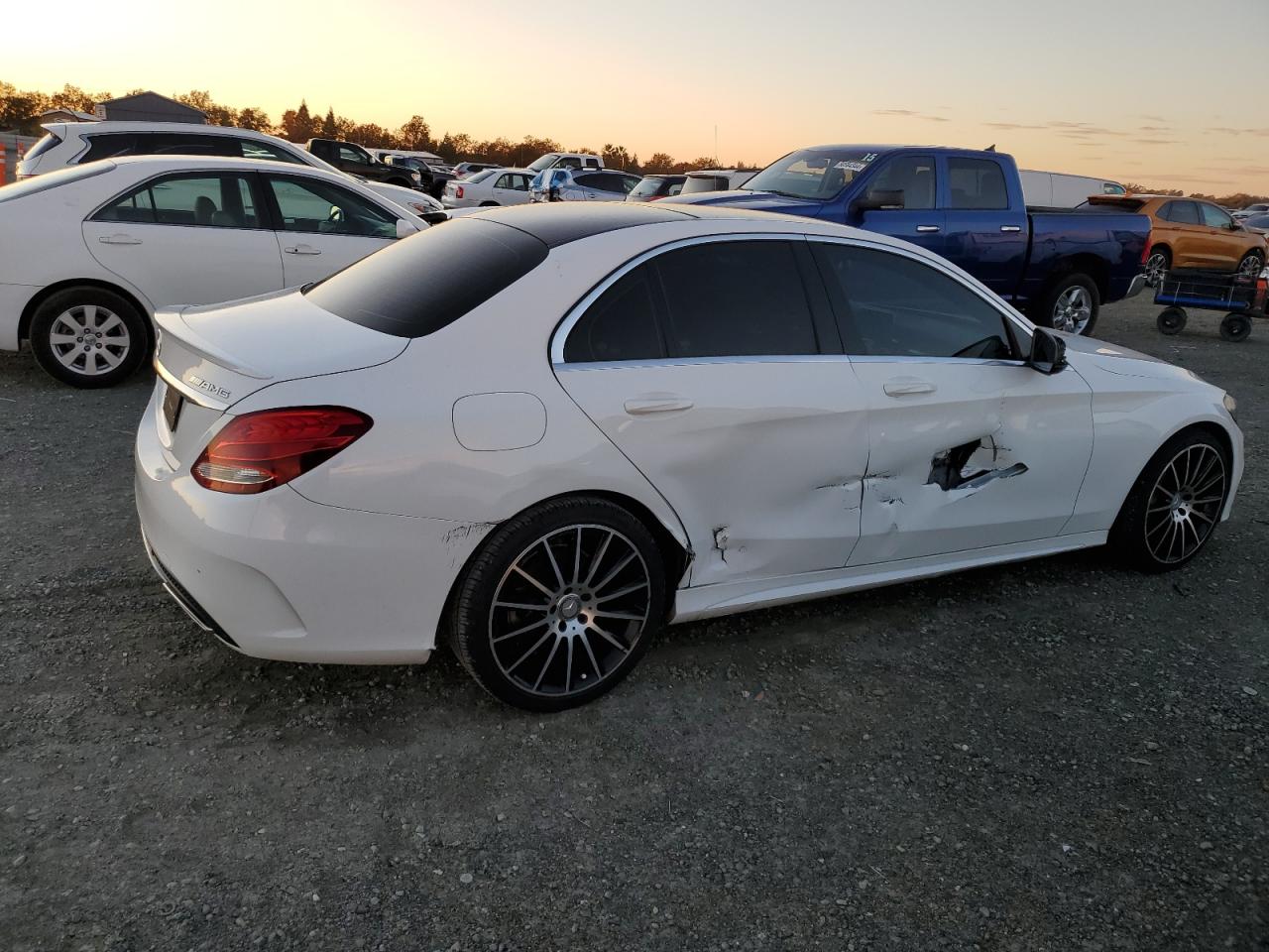 2015 Mercedes-Benz C-klasse VIN 55SWF4JB4FU056905 Copart auction photo, side damage thumbnail 3