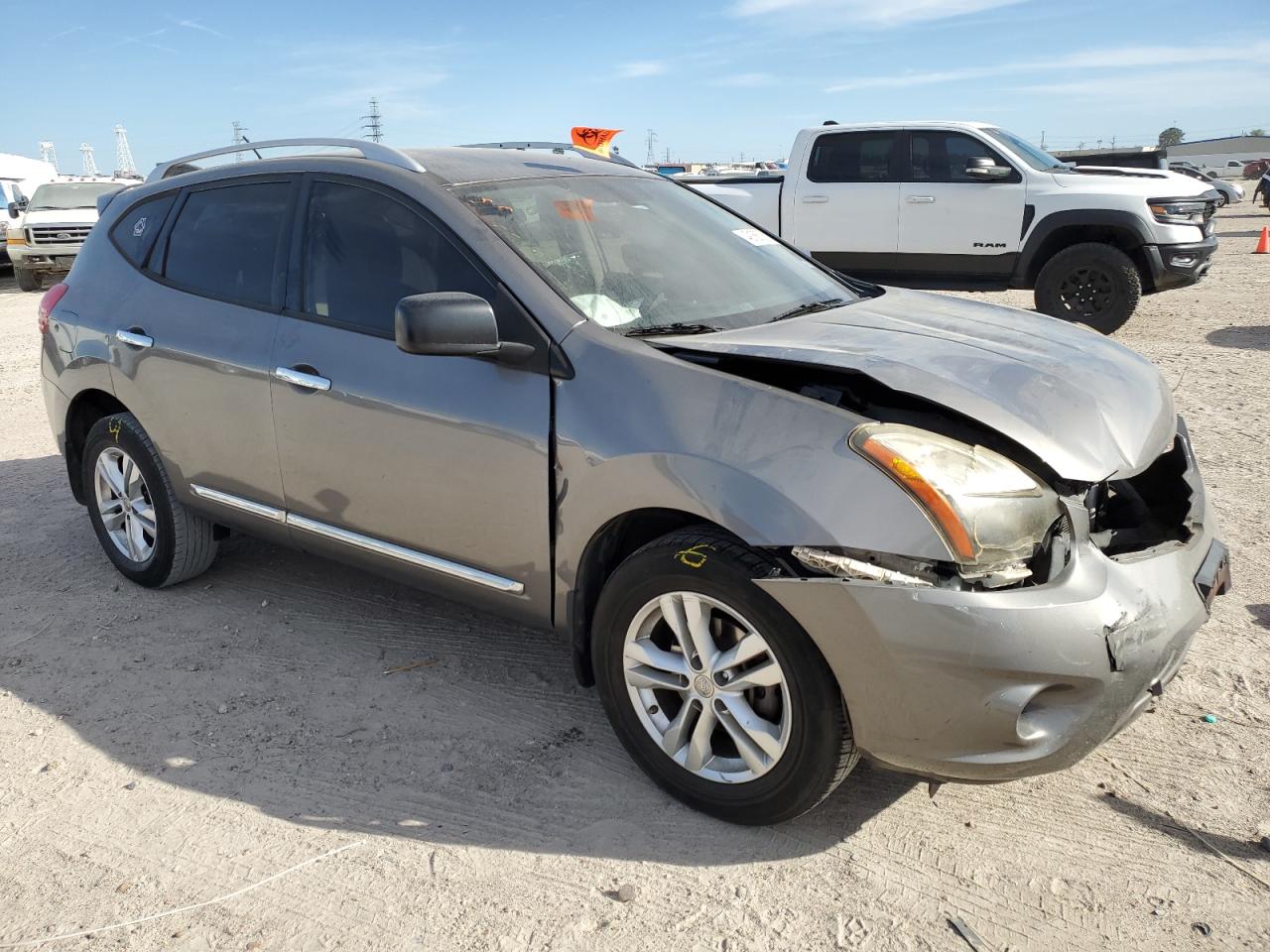 2015 Nissan Rogue VIN JN8AS5MT0FW654054 Copart auction photo, front end / minor dent/scratches damage thumbnail 4