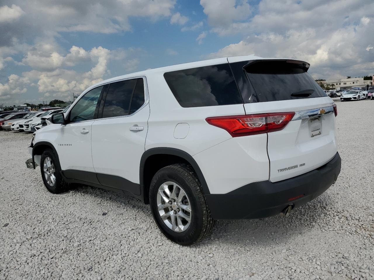 2019 Chevrolet Traverse VIN 1GNEVFKW3KJ264085 Copart auction photo, front end / minor dent/scratches damage thumbnail 2