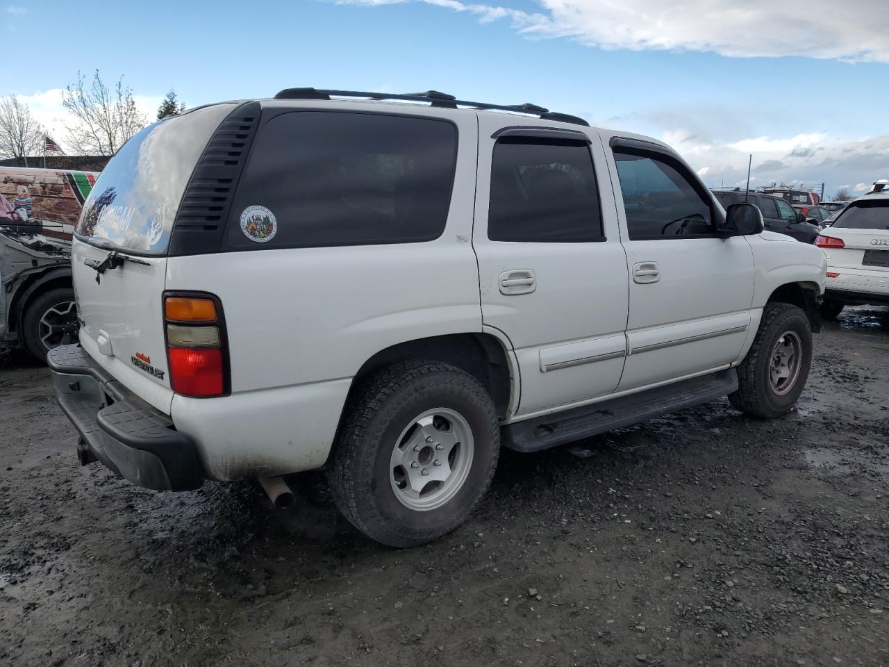 2004 Chevrolet Tahoe VIN 1GNEK13ZX4R103046 Copart auction photo, front end damage thumbnail 3