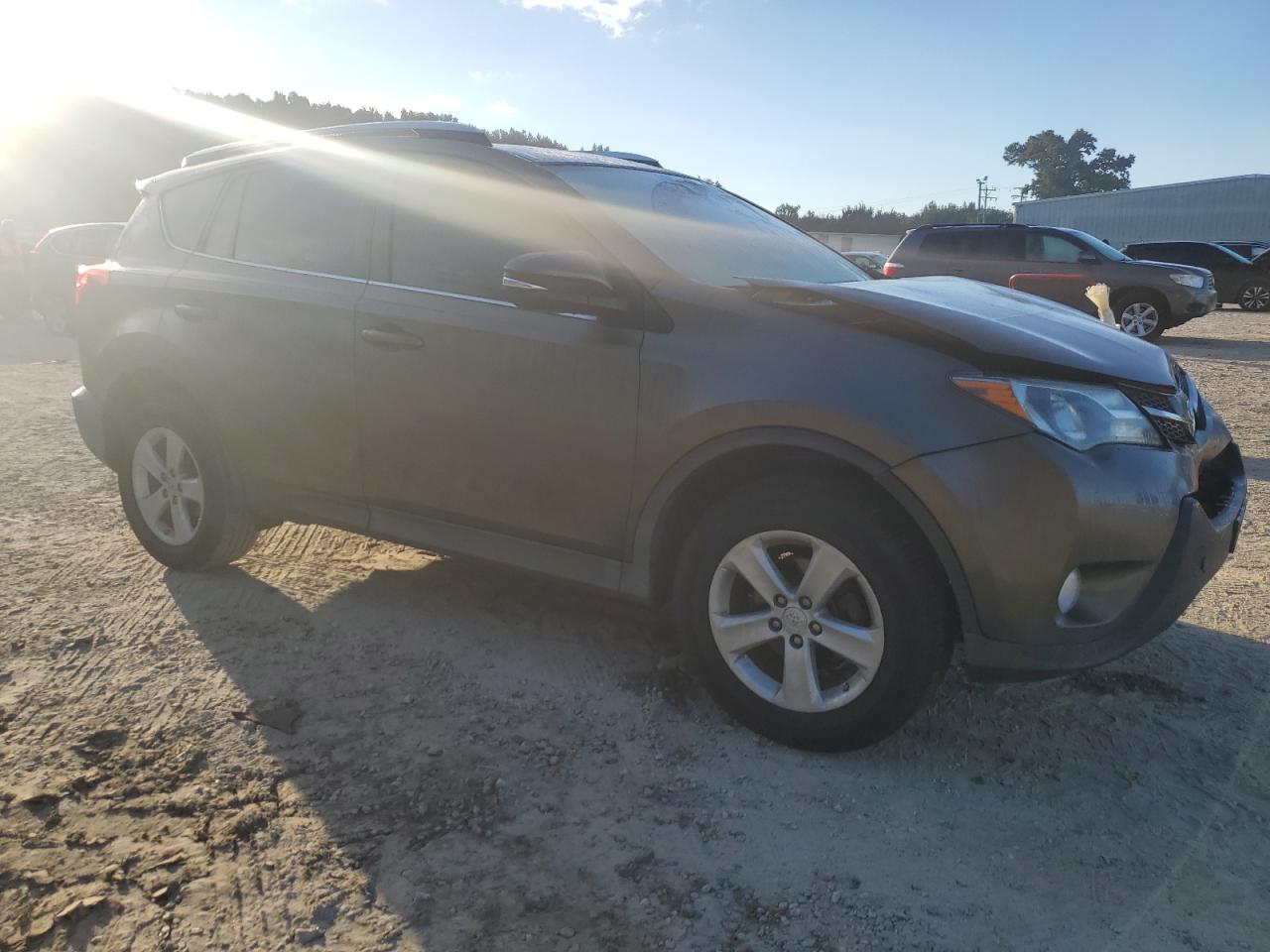 2014 Toyota RAV 4 VIN 2T3RFREV4EW145608 Copart auction photo, front end / minor dent/scratches damage thumbnail 4