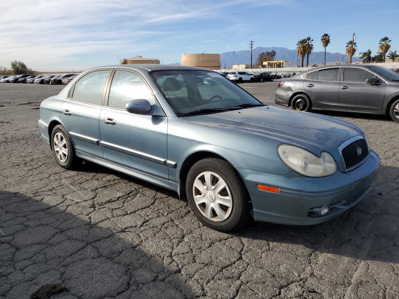 2004 Hyundai Sonata VIN KMHWF25H04A016388 Copart auction photo, minor dent/scratches / normal wear damage thumbnail 4
