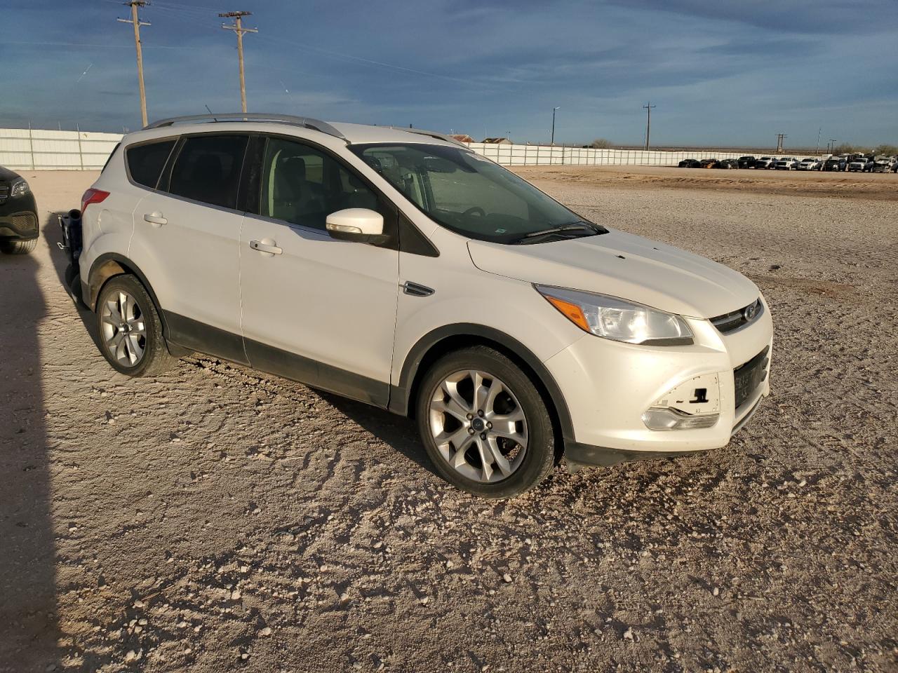 2016 Ford Escape VIN 1FMCU0JXXGUC26185 Copart auction photo, undercarriage / minor dent/scratches damage thumbnail 4