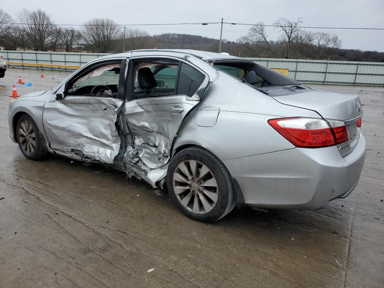 2014 Honda Accord VIN 1HGCR2F89EA263523 Copart auction photo, side / minor dent/scratches damage thumbnail 2