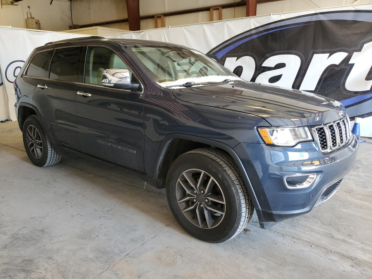 2020 Jeep Grand Cherokee VIN 1C4RJFBGXLC224610 Copart auction photo, minor dent/scratches damage thumbnail 4