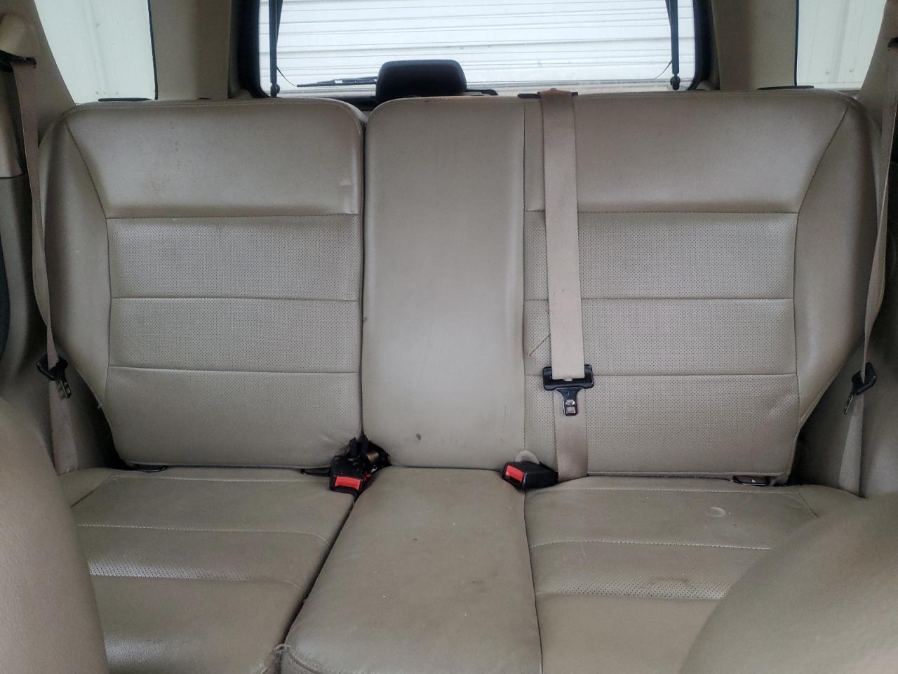 2005 Ford Escape VIN 1FMYU94185KD73843 Copart auction photo, front end damage thumbnail 10