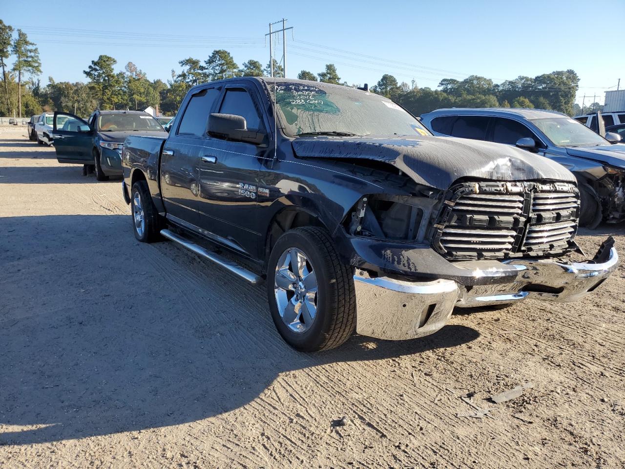 2016 RAM 1500 VIN 3C6RR6LT3GG288647 Copart auction photo, front end / rear end damage thumbnail 4