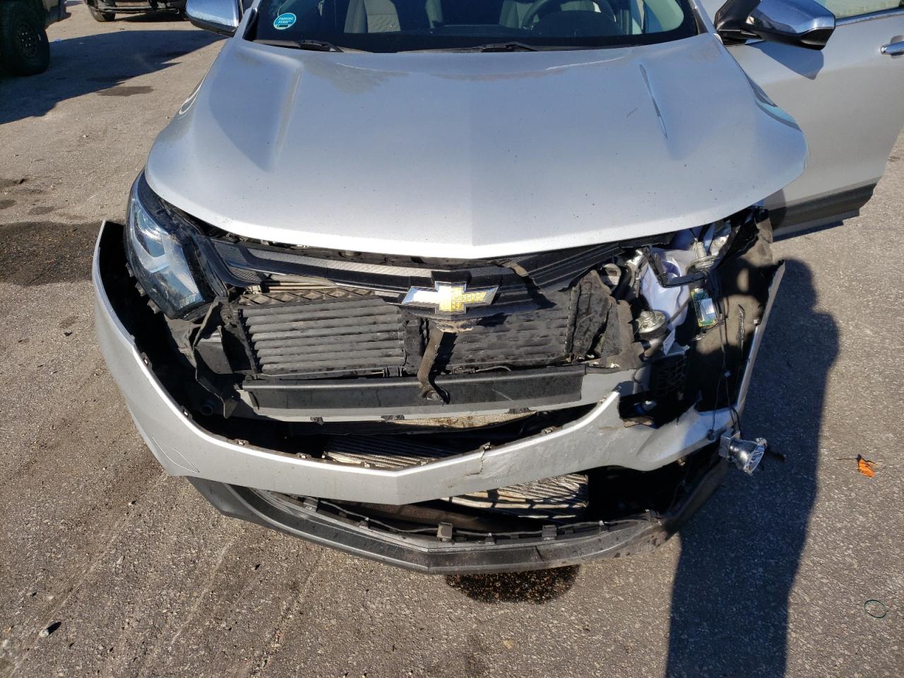 2020 Chevrolet Equinox VIN 2GNAXJEV8L6161757 Copart auction photo, front end damage thumbnail 13