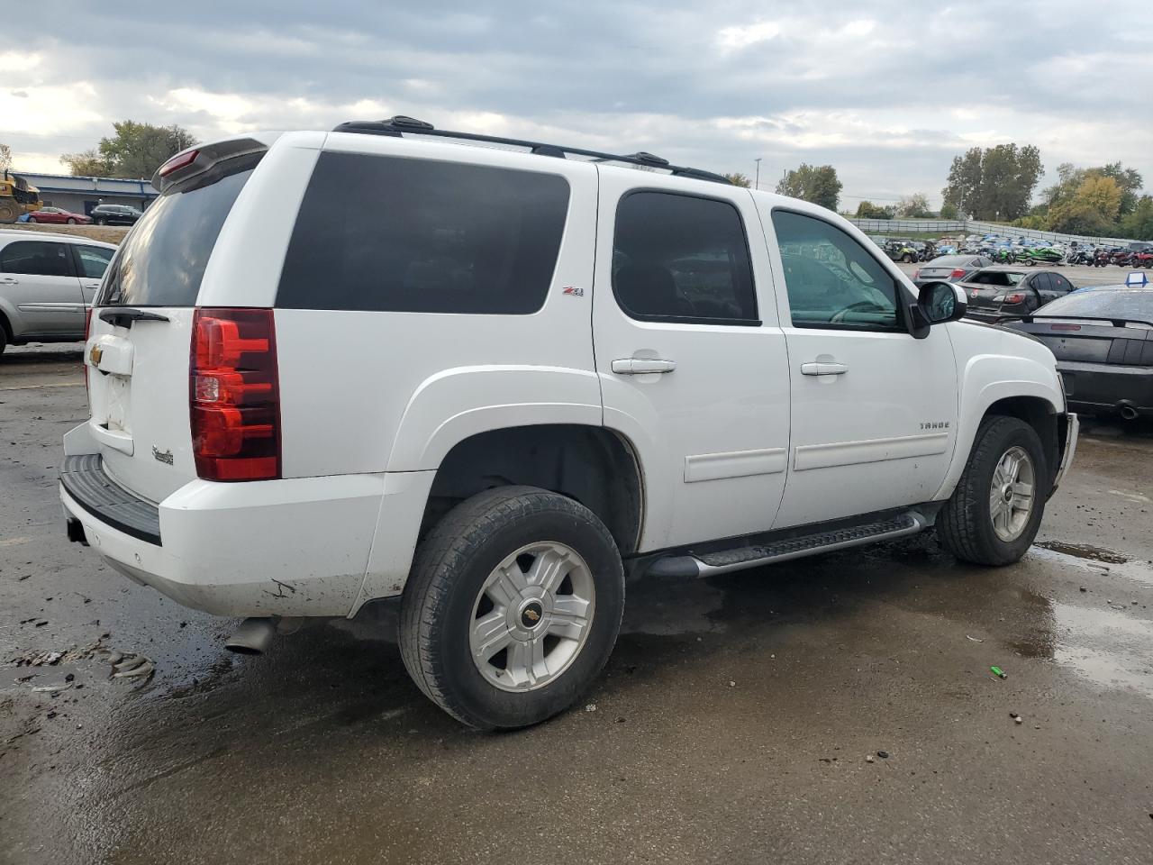2013 Chevrolet Tahoe VIN 1GNSKBE09DR370623 Copart auction photo, front end / top/roof damage thumbnail 3