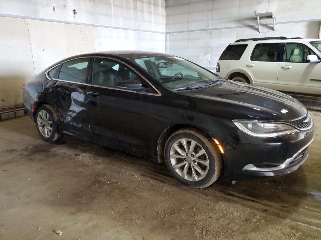 2015 Chrysler 200 VIN 1C3CCCCB7FN559502 Copart auction photo, side / rear end damage thumbnail 4