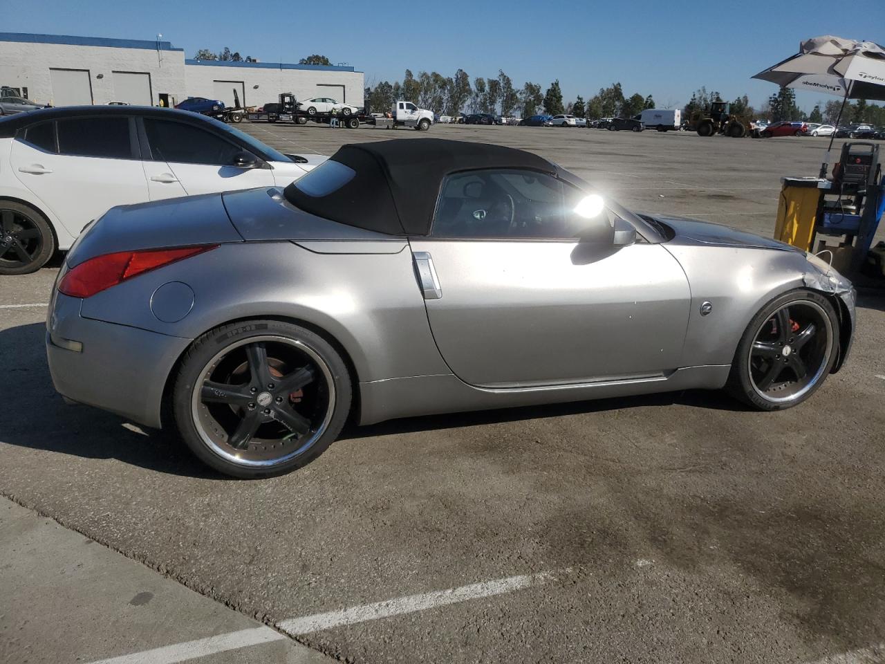 2004 Nissan 350Z VIN JN1AZ36A44T004099 Copart auction photo, front end / side damage thumbnail 3