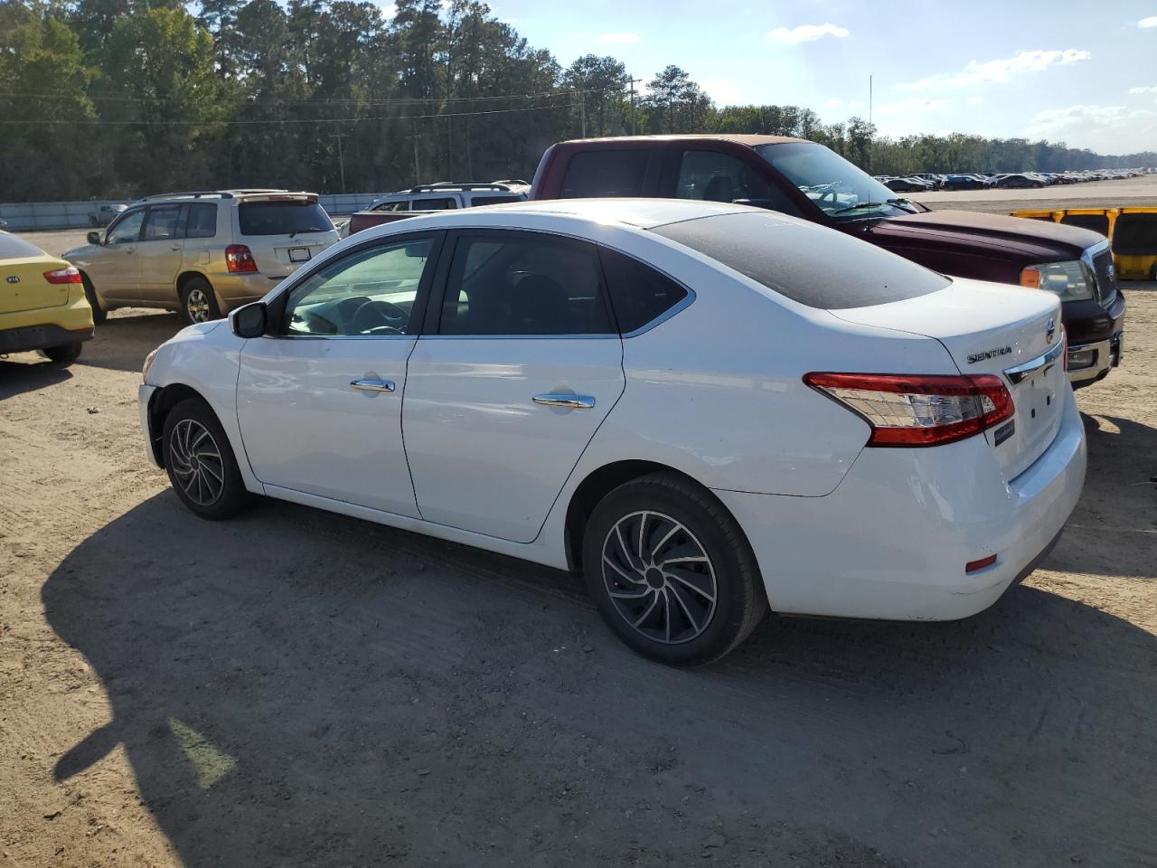 2015 Nissan Sentra VIN 3N1AB7APXFY245893 Copart auction photo, front end damage thumbnail 2
