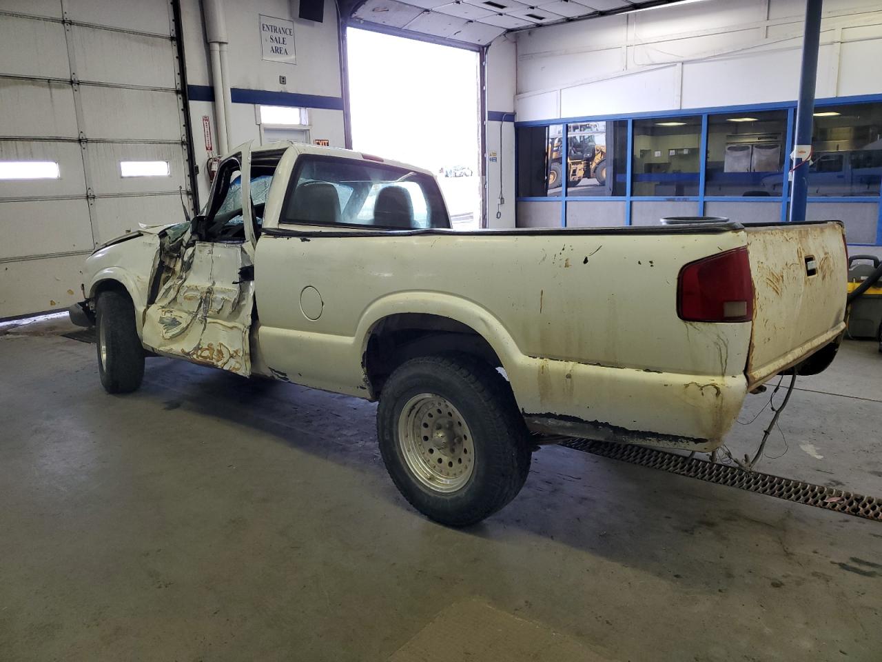 2003 Chevrolet S-10 Pickup VIN 1GCCS14XX38237623 Copart auction photo, all over / undercarriage damage thumbnail 2