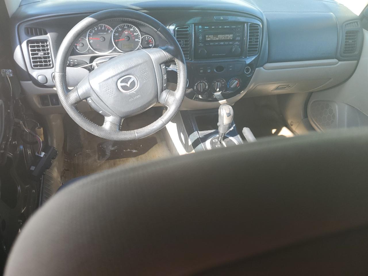 2005 Mazda Tribute VIN 4F2CZ061X5KM57915 Copart auction photo, front end damage thumbnail 8