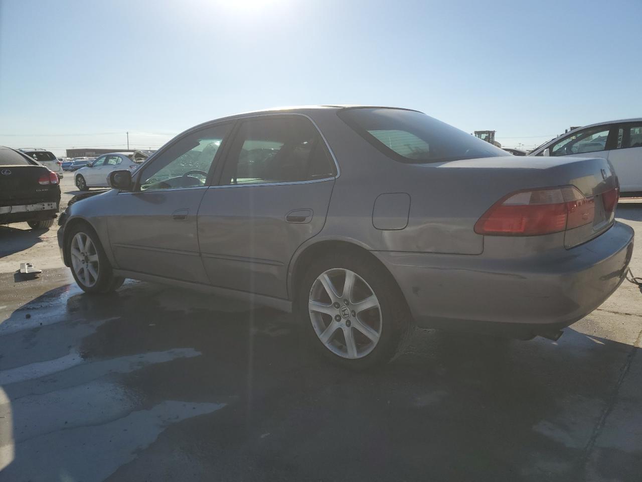 2000 Honda Accord VIN 1HGCG1654YA093307 Copart auction photo, front end / minor dent/scratches damage thumbnail 2