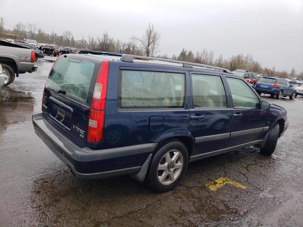 1998 Volvo V70 VIN YV1LZ564XW2455598 Copart auction photo, front end damage thumbnail 3