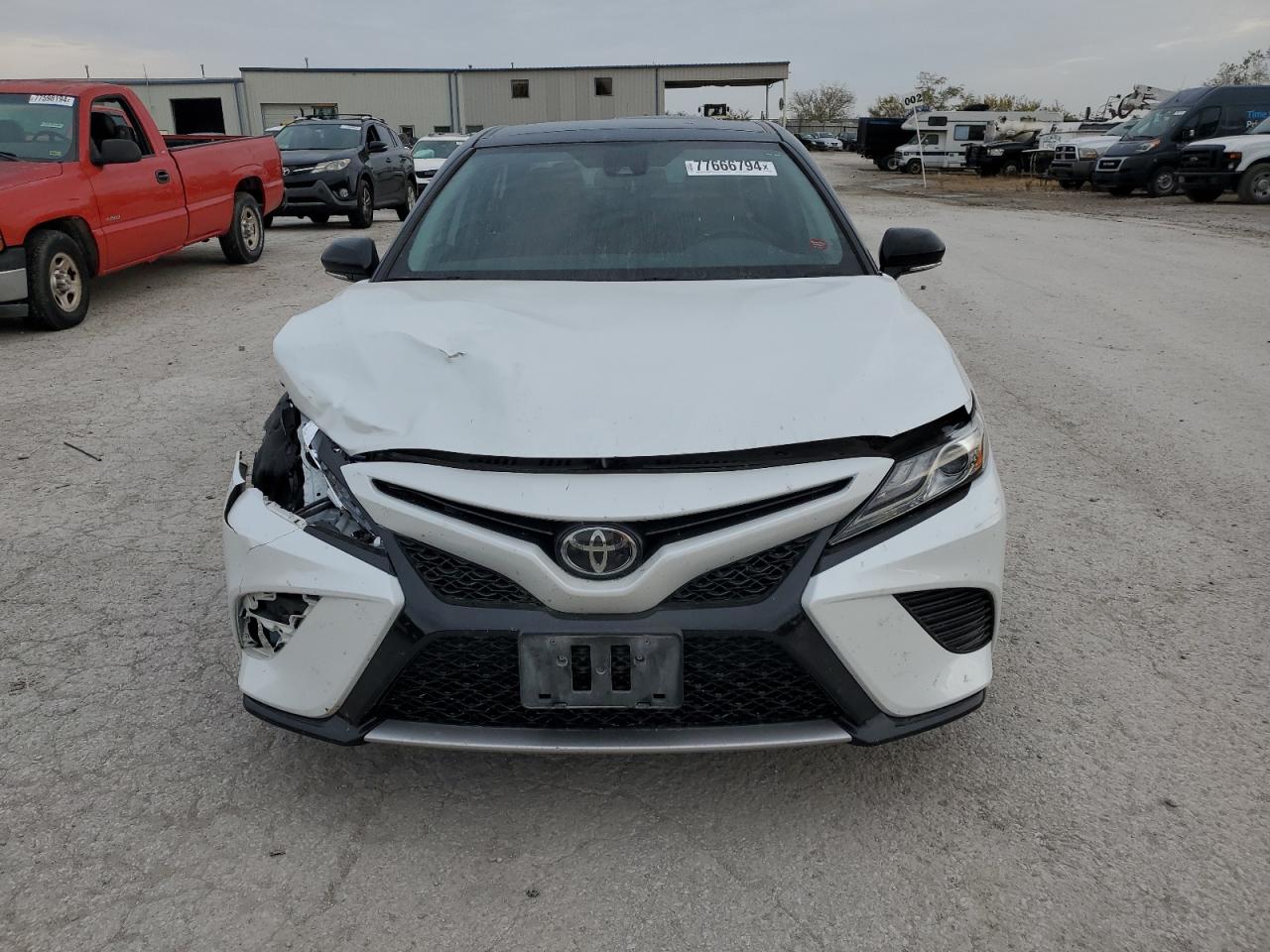 2019 Toyota Camry VIN 4T1B61HK4KU209753 Copart auction photo, front end / side damage thumbnail 5