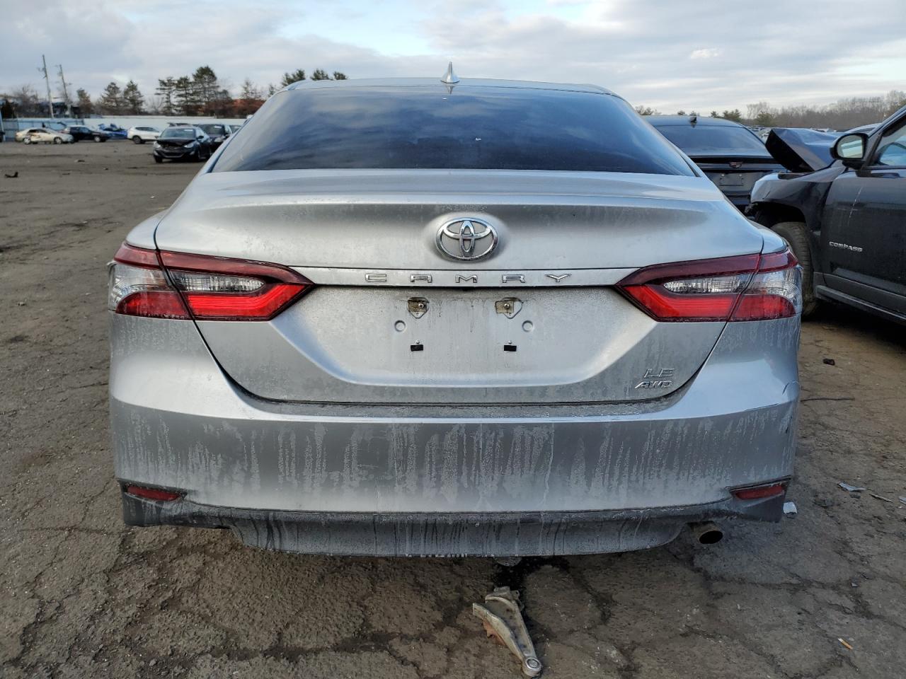 2022 Toyota Camry VIN 4T1C11BK1NU056281 Copart auction photo, front end damage thumbnail 6