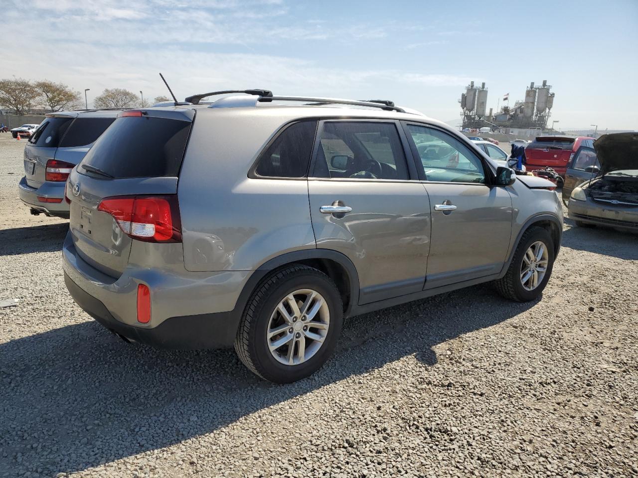 2014 KIA Sorento VIN 5XYKT4A74EG539743 Copart auction photo, front end damage thumbnail 3