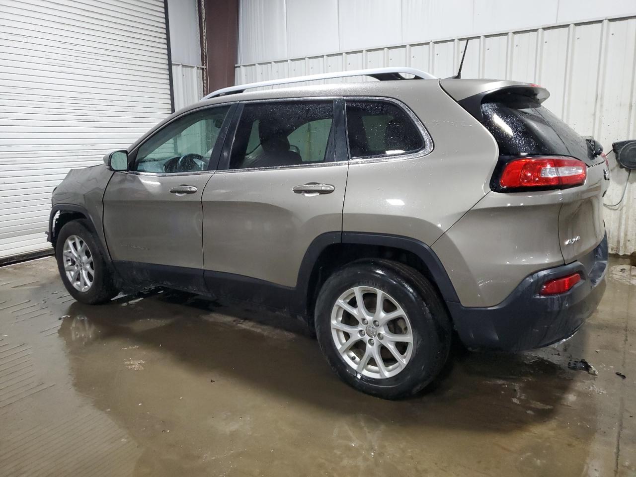 2016 Jeep Grand Cherokee VIN 1C4PJMCS5GW331034 Copart auction photo, front end damage thumbnail 2