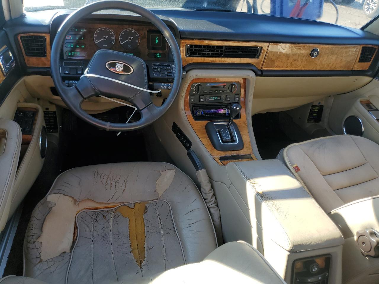 1988 Jaguar XJ VIN SAJKV1647JC529893 Copart auction photo, rear end damage thumbnail 8