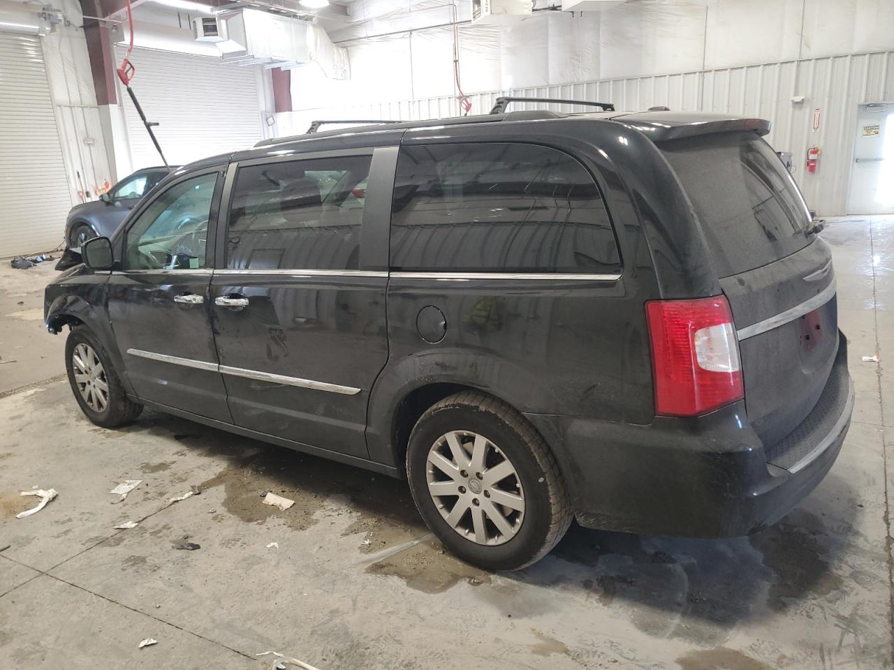 2015 Chrysler Town & Country VIN 2C4RC1BG0FR662383 Copart auction photo, front end / side damage thumbnail 2