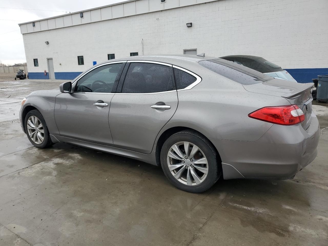 2011 Infiniti M VIN JN1BY1AR0BM376054 Copart auction photo, normal wear damage thumbnail 2