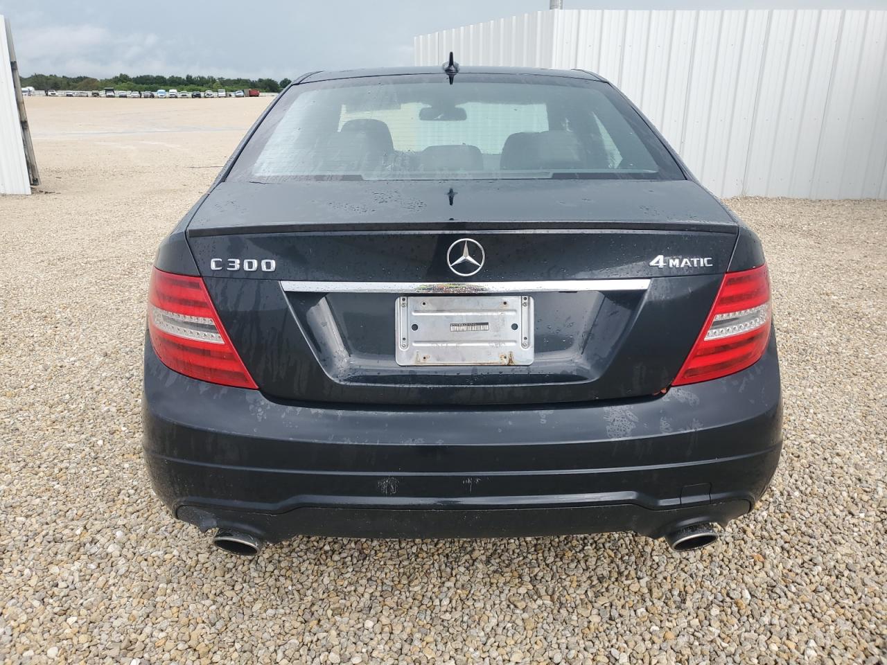 2012 Mercedes-Benz C-klasse VIN WDDGF8BB2CR192506 Copart auction photo, water/flood / minor dent/scratches damage thumbnail 6