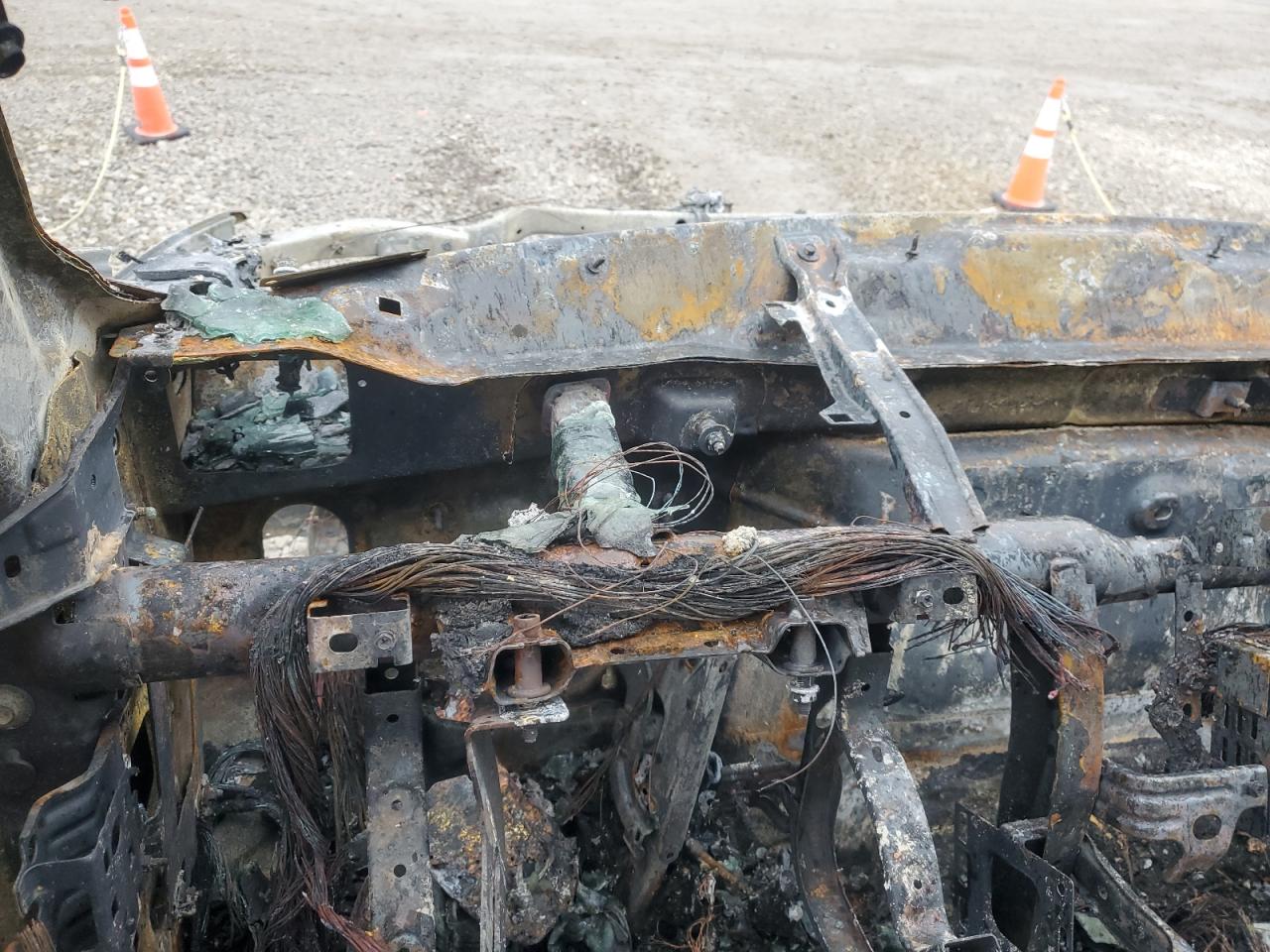 2020 RAM 1500 VIN 1C6SRFLT2LN196304 Copart auction photo, burn damage thumbnail 9