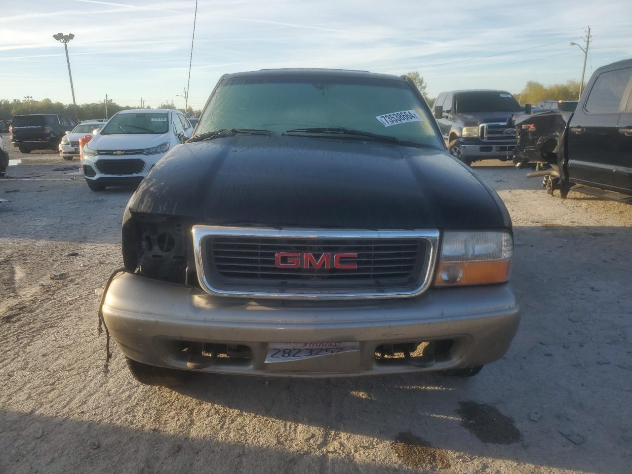 1998 GMC Jimmy VIN 1GKDT13W6W2552652 Copart auction photo, all over / mechanical damage thumbnail 5