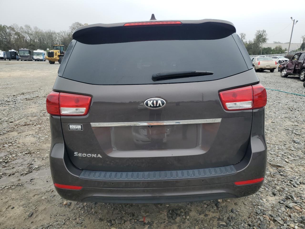 2017 KIA Sedona VIN KNDMB5C1XH6310551 Copart auction photo, front end / side damage thumbnail 6