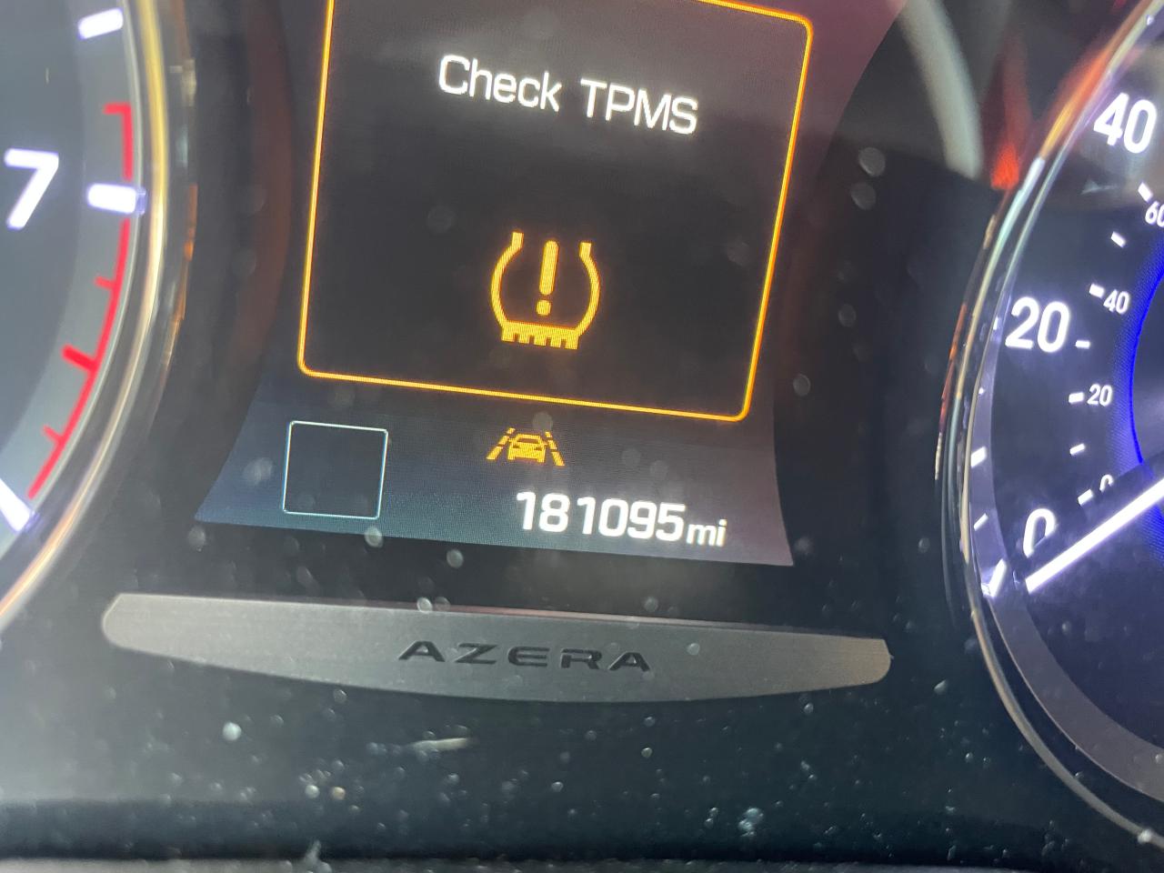2017 Hyundai Azera VIN KMHFH4JG8HA586583 Copart auction photo, front end / rear end damage thumbnail 9