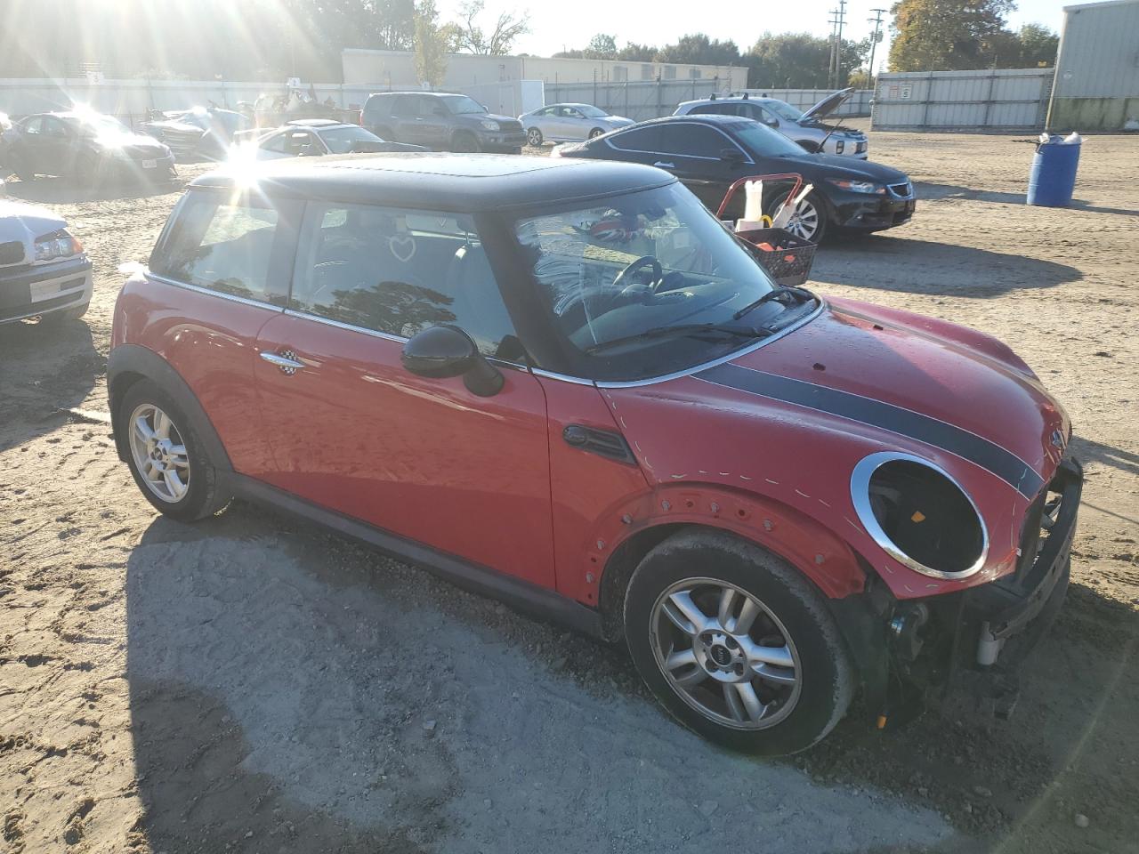2013 MINI Cooper VIN WMWSU3C55DT685197 Copart auction photo, front end / minor dent/scratches damage thumbnail 4