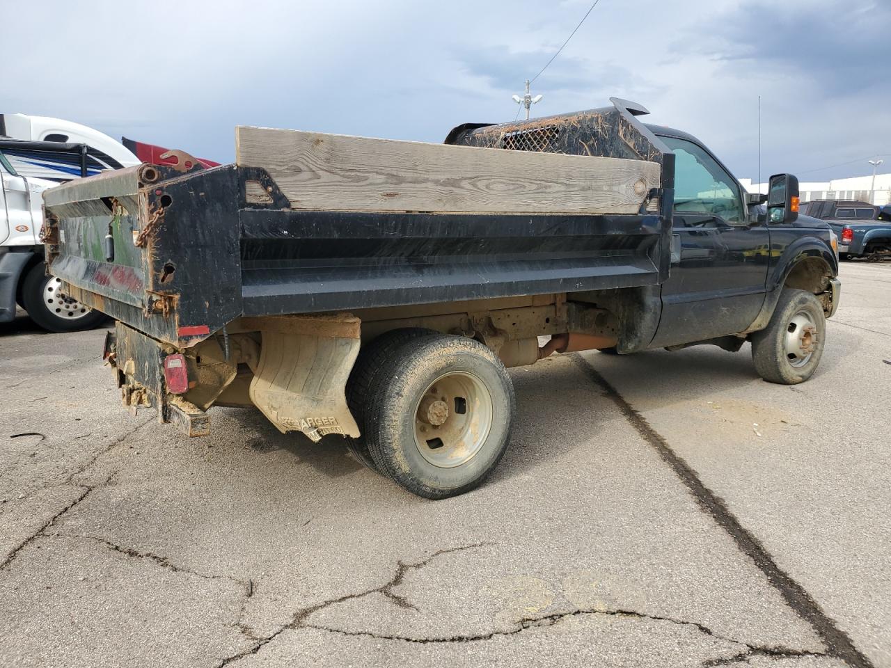 2014 Ford F350 VIN 1FDRF3H64EEB28991 Copart auction photo, minor dent/scratches damage thumbnail 3